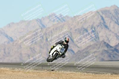 media/Dec-01-2025-Moto Forza (Mon) [[2daa91e15f]]/3-Beginner Group/Session 4 Turn 9/